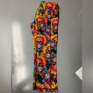 Constantly Varied Gear Skull Sunflower Capri Leggings XS